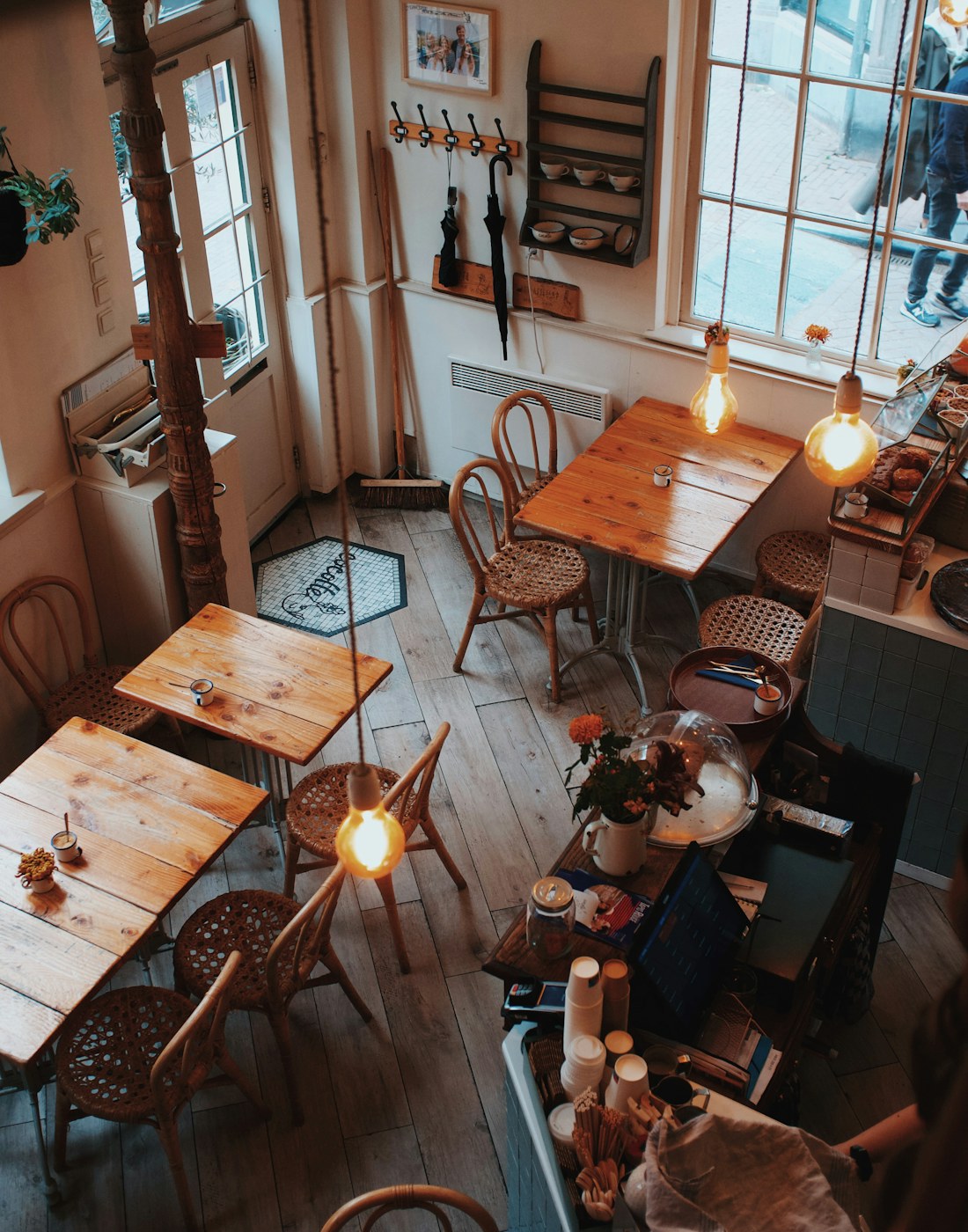 Gemütliches Interieur des Café Kastanie